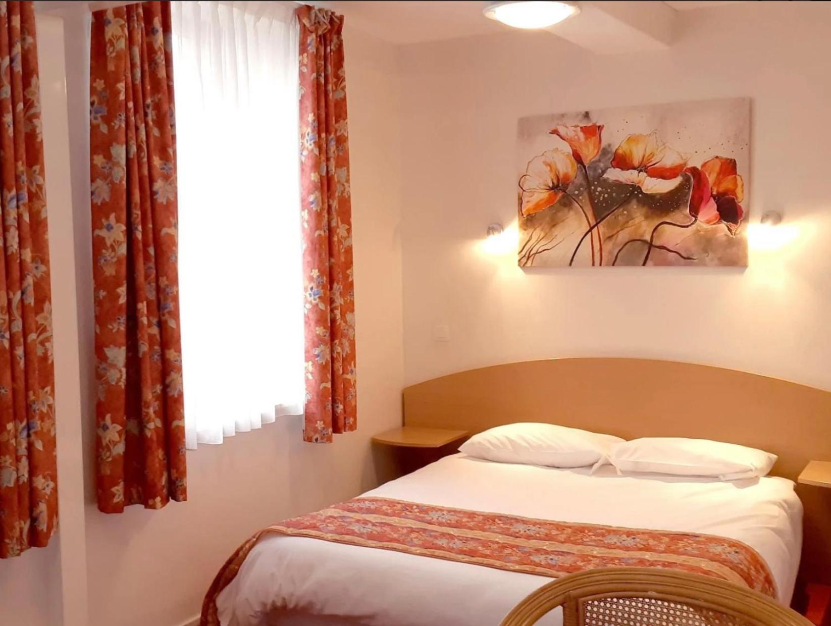 Logis Hotel Le Val De Vence Launois-sur-Vence Kültér fotó